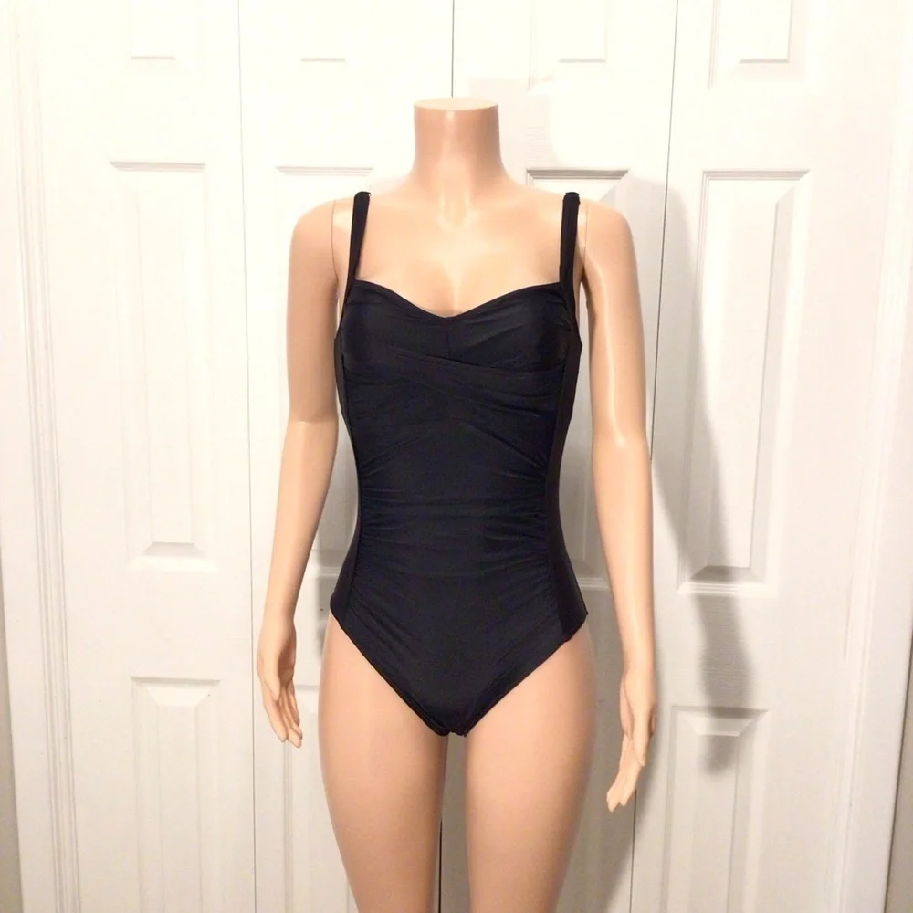 NWOT Womens Fashion Black Ruched One Piece Swimsuit Size XS